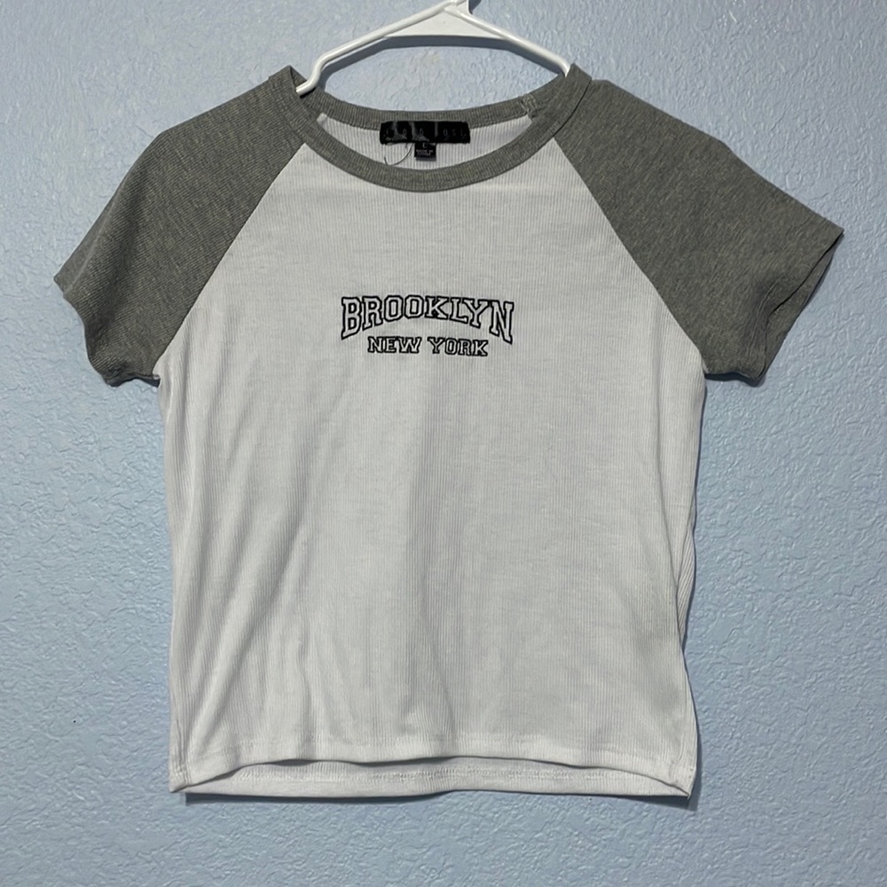 Size- L.  Brand- Faded Rose.  Color- White and Grey